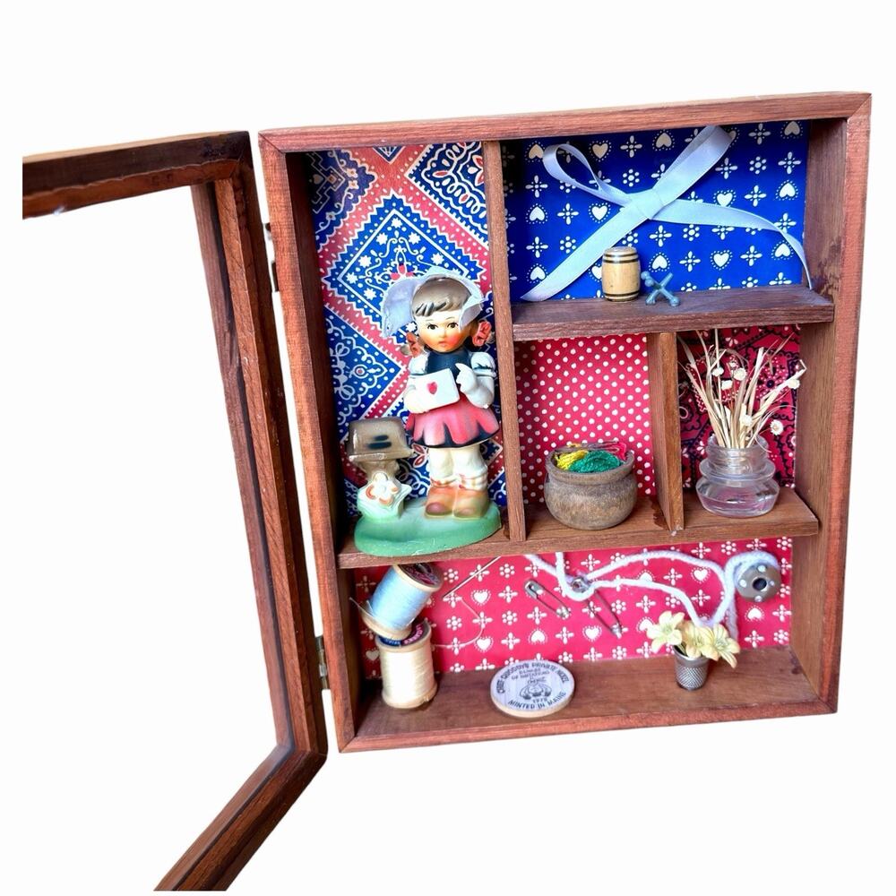 Vintage Wood Glass Wall Shadow Box Diorama Trinket Shelf 1970S Hummel Sewing - Picture 14 of 16